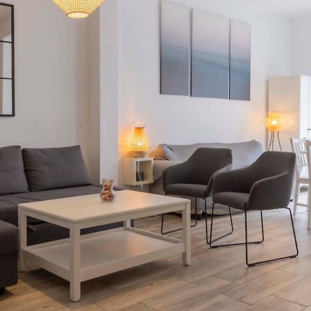 Apartamentos Los Remedios Севилья Экстерьер фото
