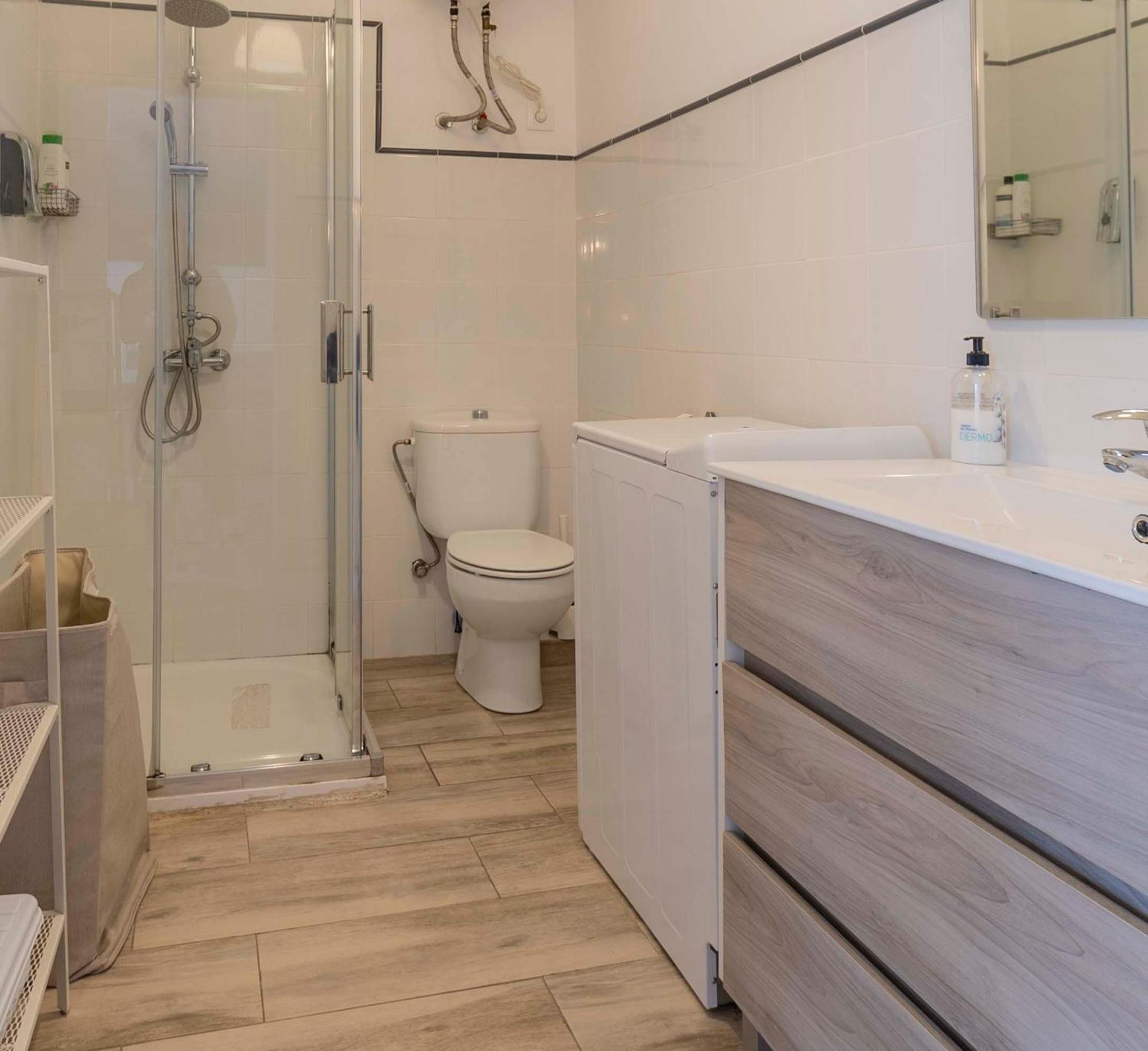Apartamentos Los Remedios Севилья Экстерьер фото