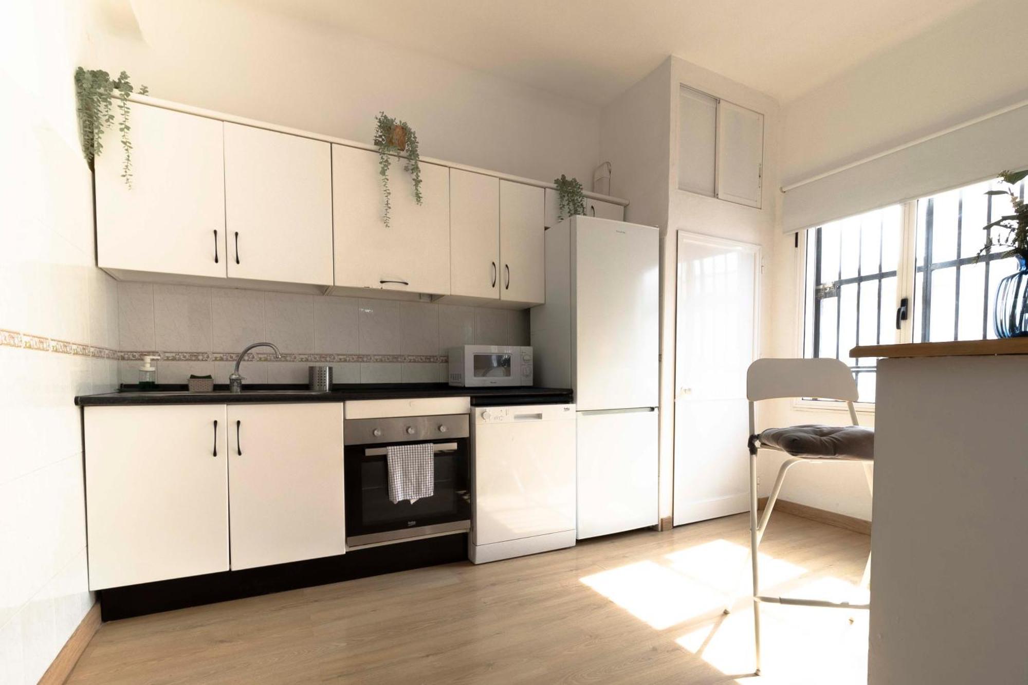 Apartamentos Los Remedios Севилья Экстерьер фото